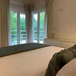 Casa El Jardín Vertical Con 5 Y Un Salón Comedor *