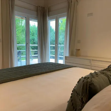 Casa El Jardin Vertical Con 5 Y Un Salon Comedor *