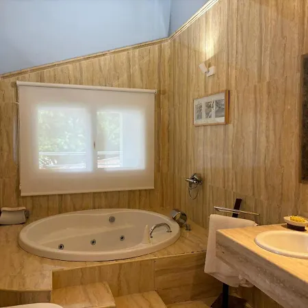 Casa El Jardin Vertical Con 5 Y Un Salon Comedor Ferienhaus *