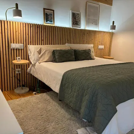 Casa El Jardin Vertical Con 5 Y Un Salon Comedor *