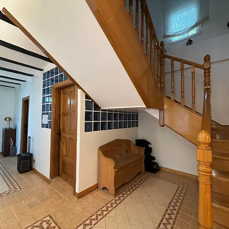 Casa El Jardin Vertical Con 5 Y Un Salon Comedor