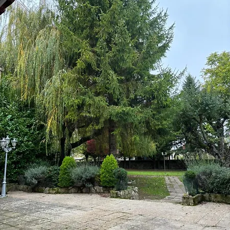Casa El Jardín Vertical Con 5 Y Un Salón Comedor * Villaverde-Penahorada