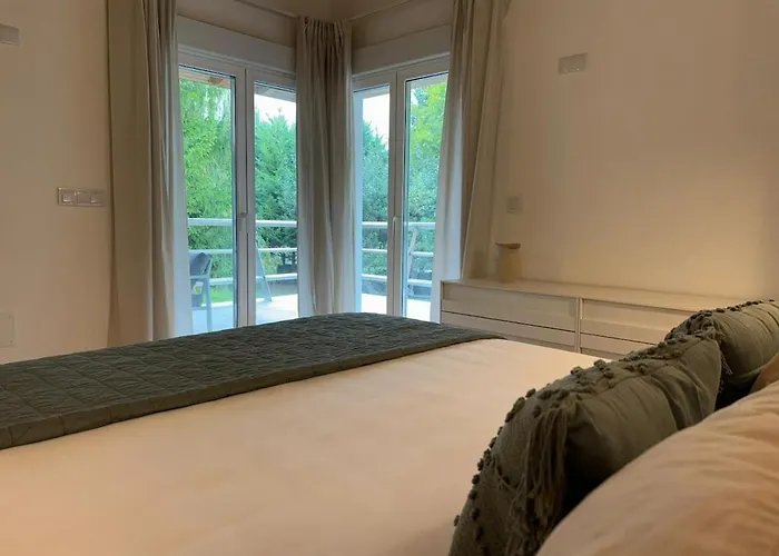 Casa El Jardin Vertical Con 5 Y Un Salon Comedor *