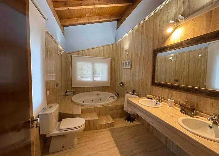 Casa El Jardin Vertical Con 5 Y Un Salon Comedor 펜션 Villaverde-Penahorada