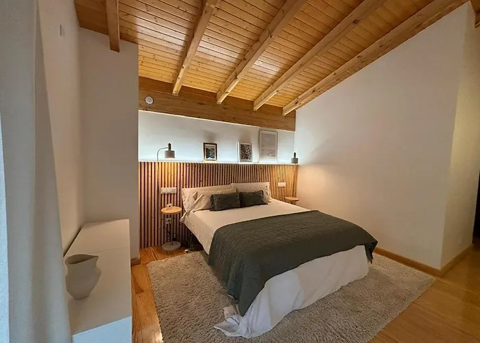 Casa El Jardin Vertical Con 5 Y Un Salon Comedor Villaverde-Penahorada