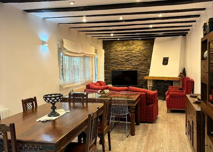 Casa El Jardin Vertical Con 5 Y Un Salon Comedor 펜션 *