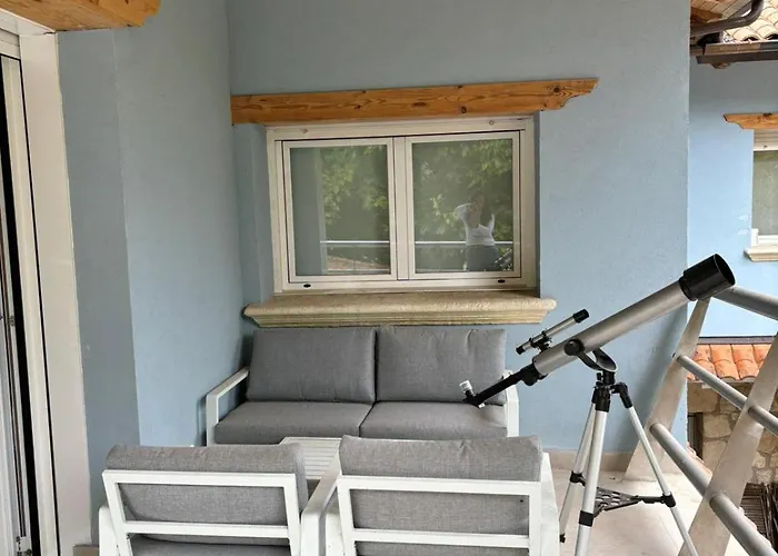 Casa El Jardin Vertical Con 5 Y Un Salon Comedor *