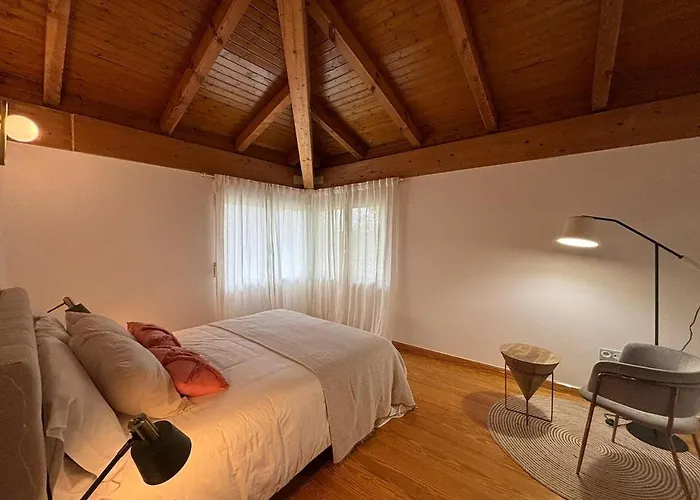 Casa El Jardin Vertical Con 5 Y Un Salon Comedor Villaverde-Penahorada