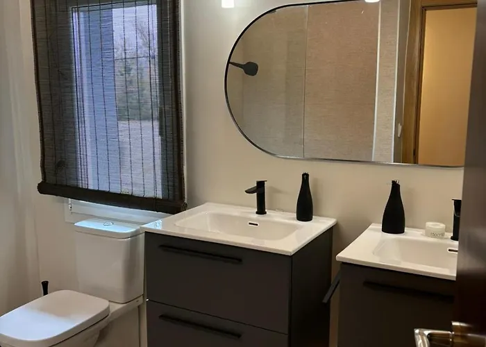 Casa El Jardin Vertical Con 5 Y Un Salon Comedor Villaverde-Penahorada