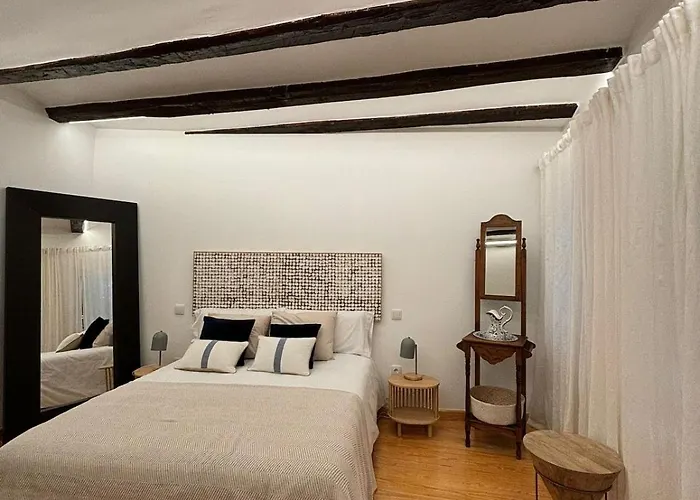 Casa El Jardin Vertical Con 5 Y Un Salon Comedor Villaverde-Penahorada